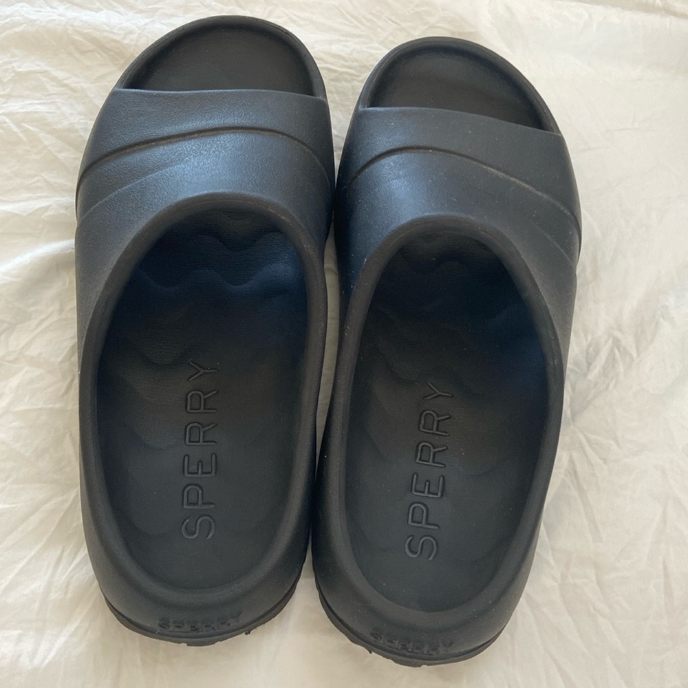 Sperry cloud foam slides​​​​​​​​